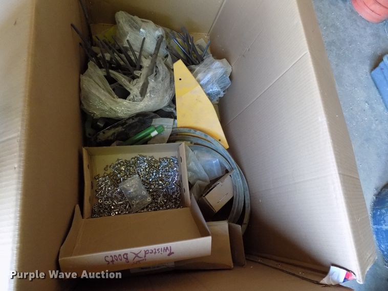 image for item FJ9292 2001 John Deere 925F flex head