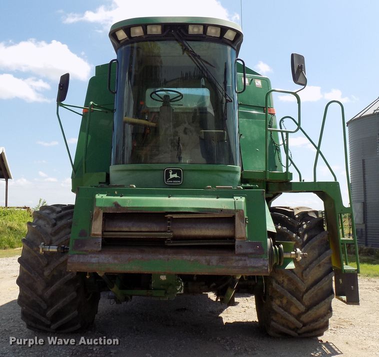 image for item FJ9293 1998 John Deere 9510 RWA combine