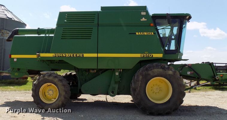 image for item FJ9293 1998 John Deere 9510 RWA combine