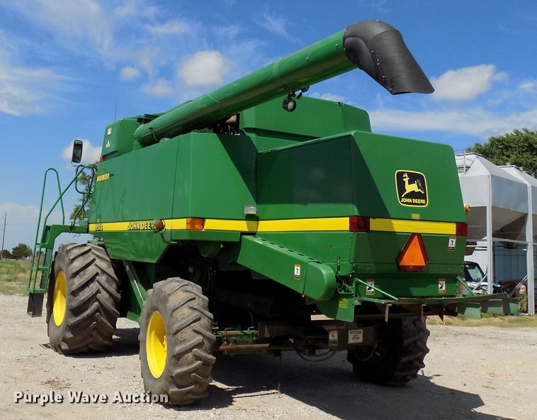image for item FJ9293 1998 John Deere 9510 RWA combine