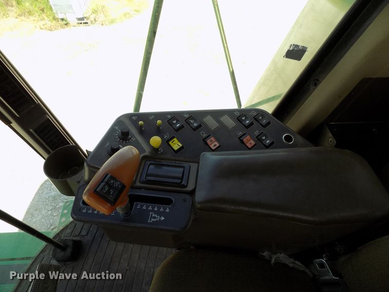 image for item FJ9293 1998 John Deere 9510 RWA combine