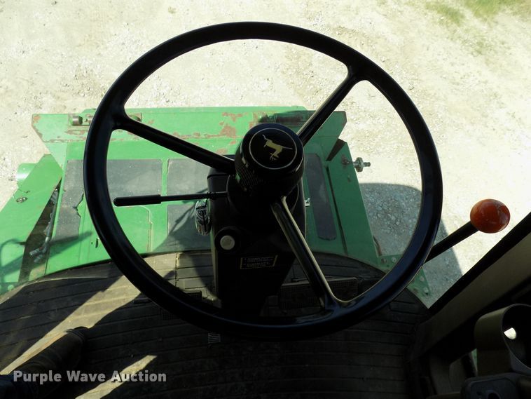 image for item FJ9293 1998 John Deere 9510 RWA combine