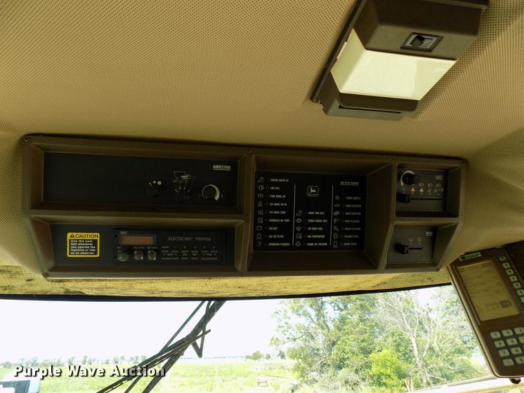 image for item FJ9293 1998 John Deere 9510 RWA combine