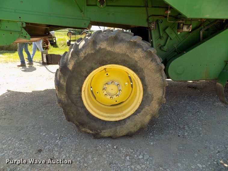 image for item FJ9293 1998 John Deere 9510 RWA combine