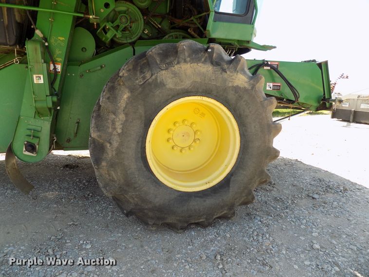 image for item FJ9293 1998 John Deere 9510 RWA combine