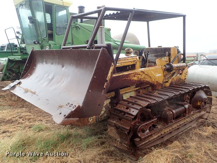 image for item FR9423 International D14 dozer