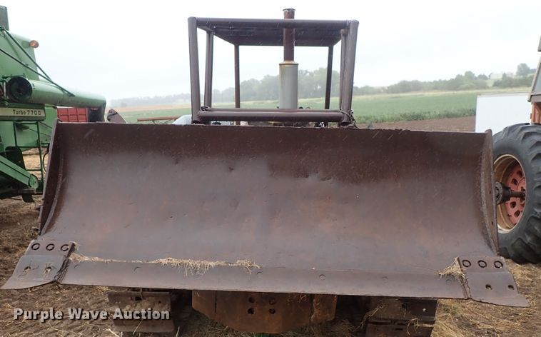 image for item FR9423 International D14 dozer