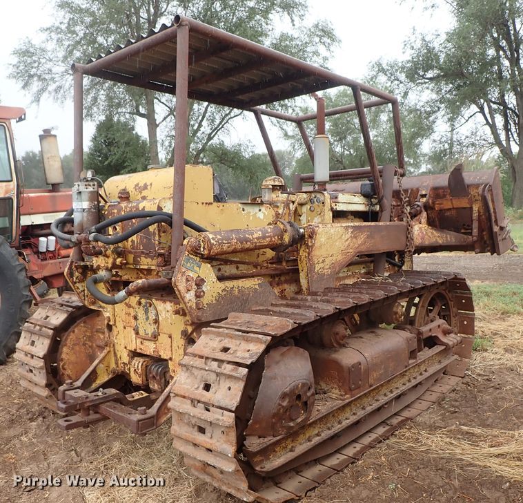 image for item FR9423 International D14 dozer