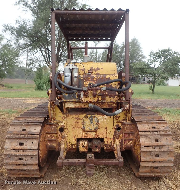 image for item FR9423 International D14 dozer