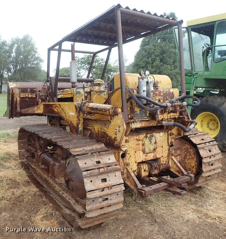 image for item FR9423 International D14 dozer