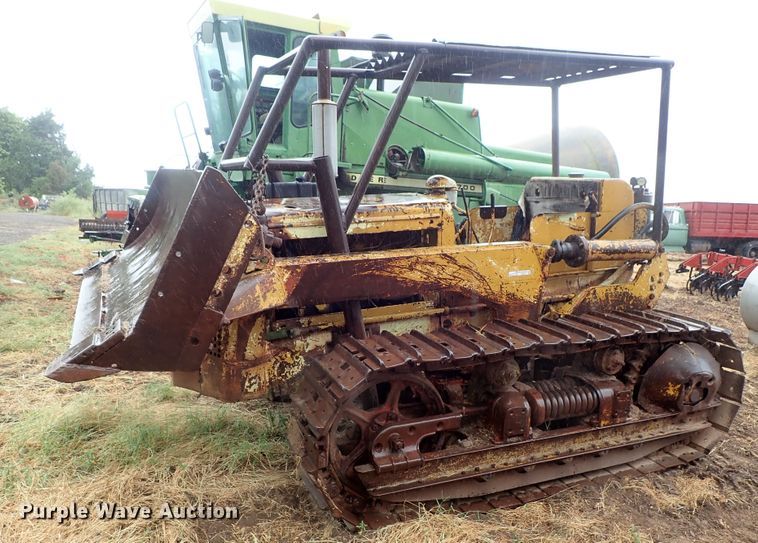 image for item FR9423 International D14 dozer