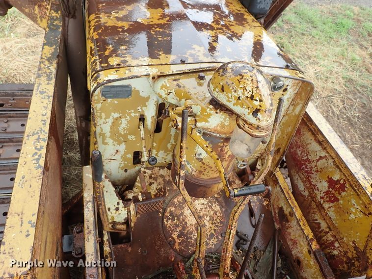 image for item FR9423 International D14 dozer