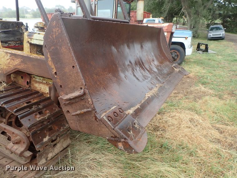 image for item FR9423 International D14 dozer