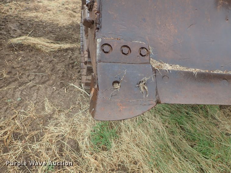 image for item FR9423 International D14 dozer