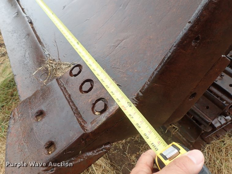 image for item FR9423 International D14 dozer