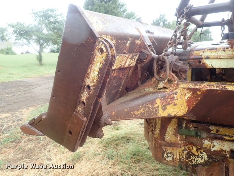 image for item FR9423 International D14 dozer