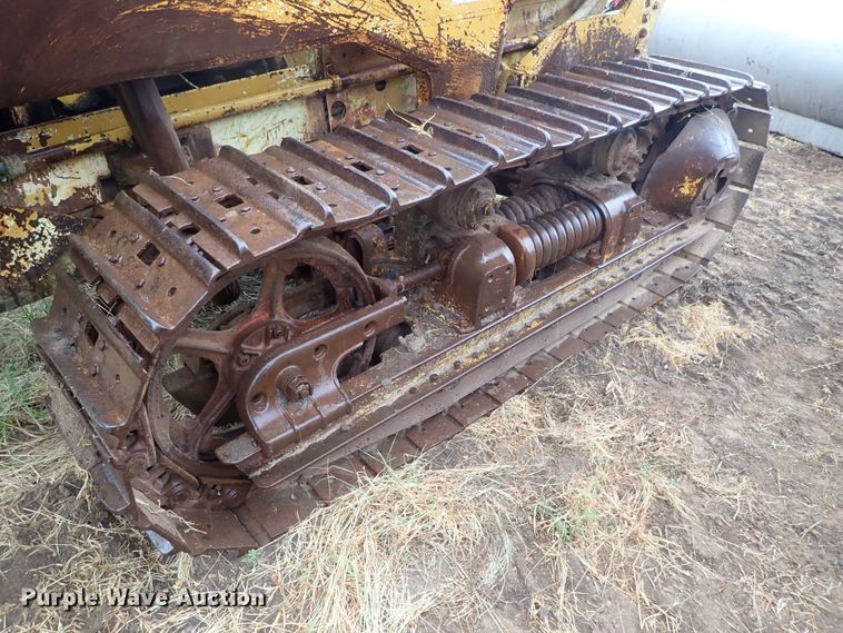 image for item FR9423 International D14 dozer