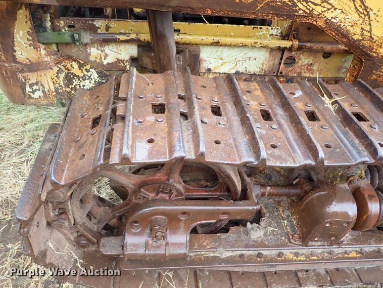 image for item FR9423 International D14 dozer