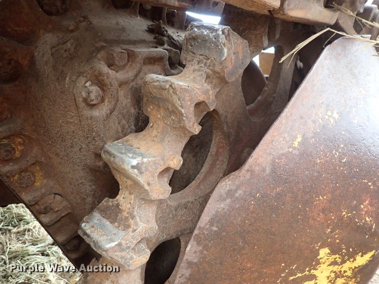 image for item FR9423 International D14 dozer