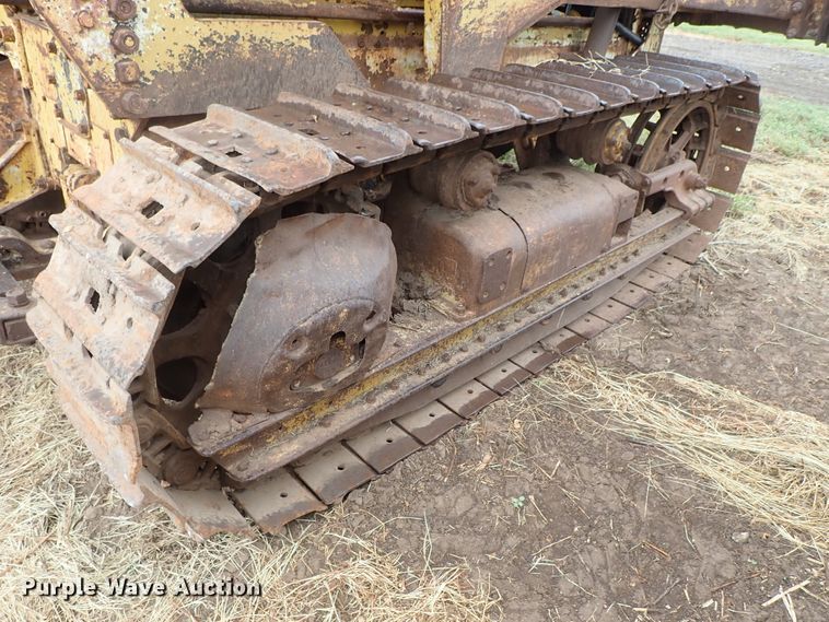image for item FR9423 International D14 dozer