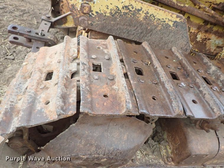 image for item FR9423 International D14 dozer