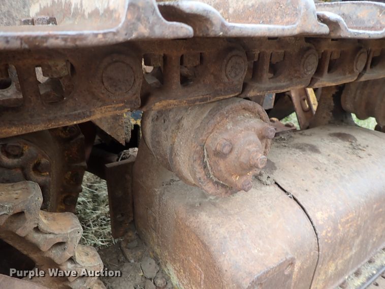 image for item FR9423 International D14 dozer