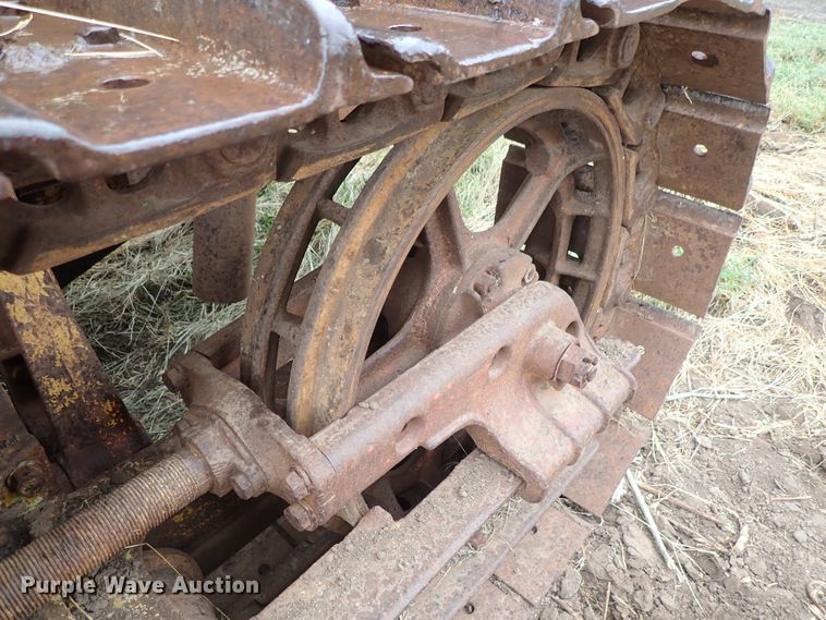 image for item FR9423 International D14 dozer