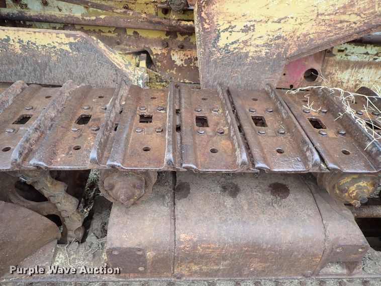 image for item FR9423 International D14 dozer