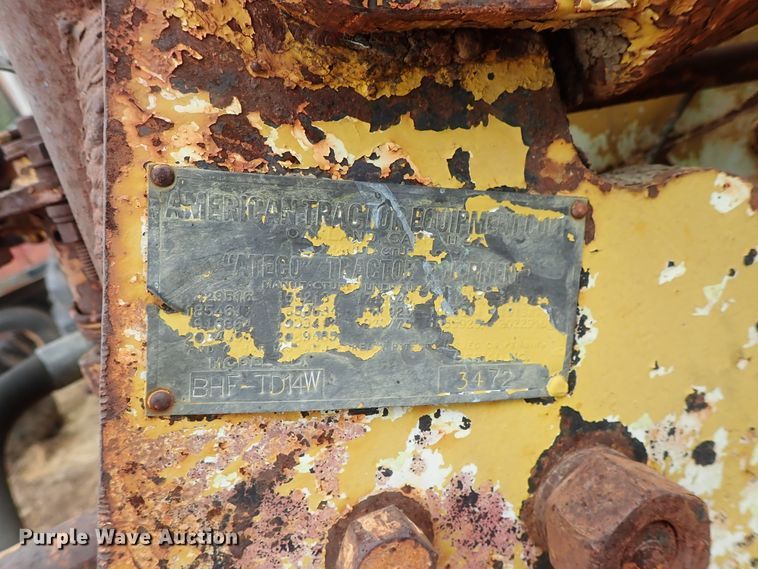 image for item FR9423 International D14 dozer