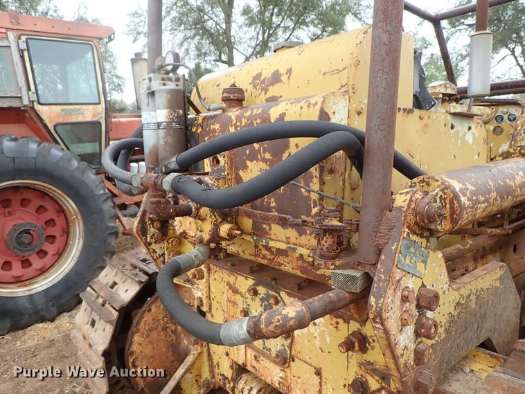 image for item FR9423 International D14 dozer