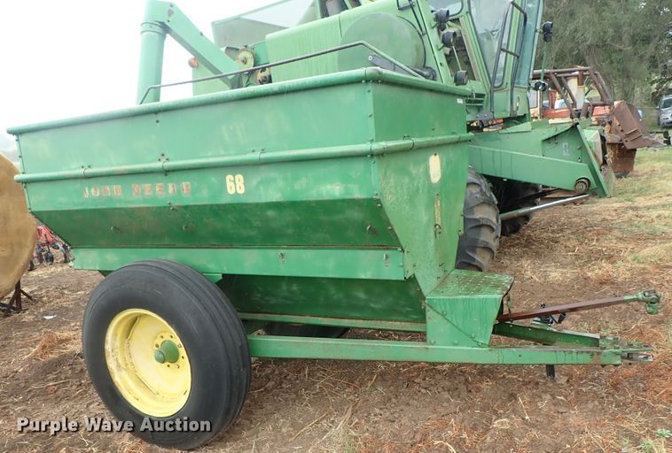 image for item FR9427 John Deere 68 feed wagon