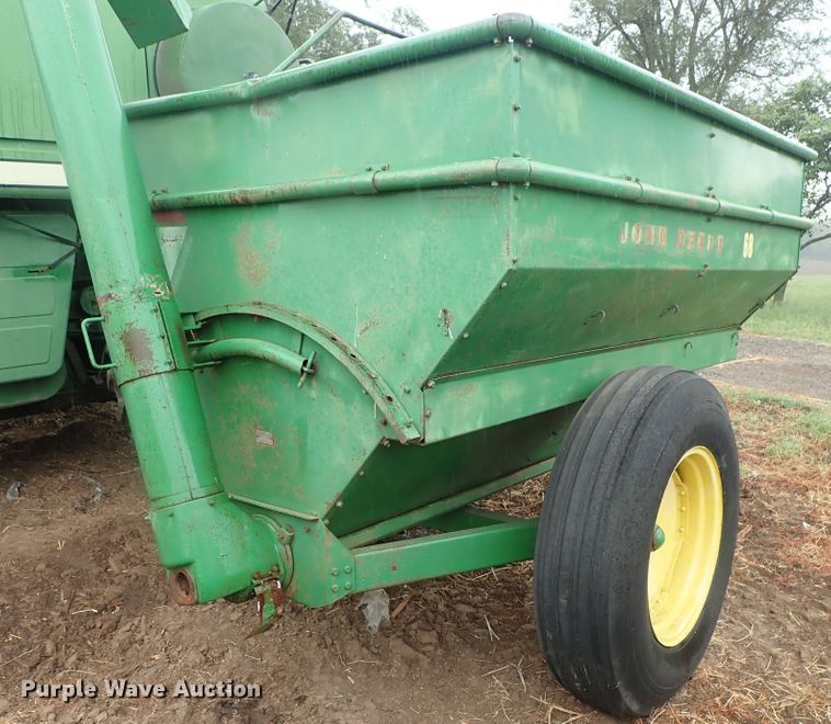image for item FR9427 John Deere 68 feed wagon