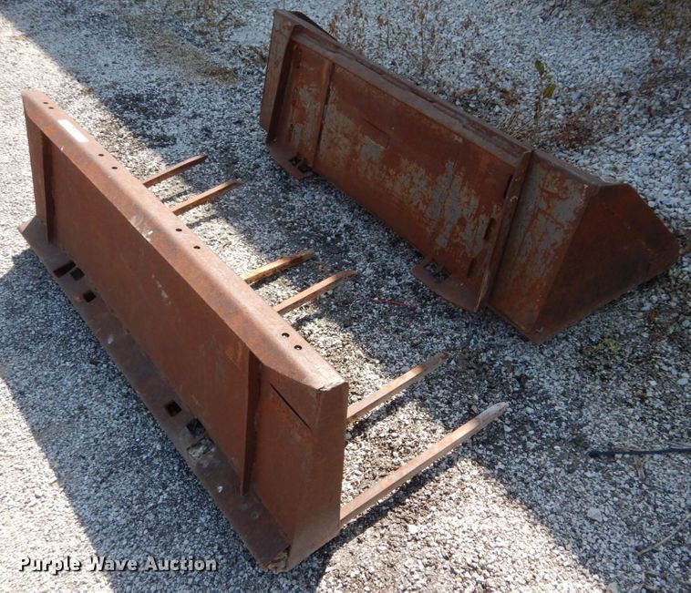 image for item GC9253 (2) buckets