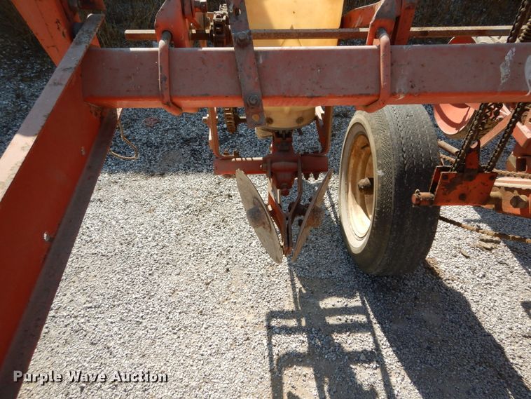 image for item GC9256 Allis Chalmers planter
