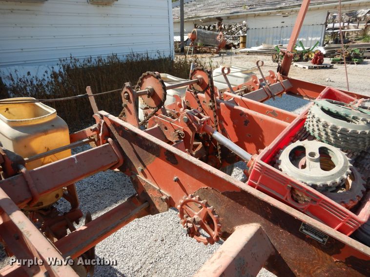 image for item GC9256 Allis Chalmers planter