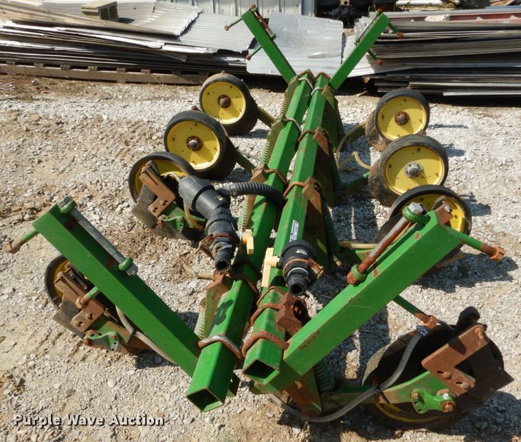 image for item GC9260 John Deere in-furrow liquid fertilizer applicator