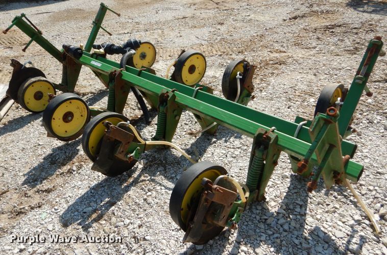 image for item GC9260 John Deere in-furrow liquid fertilizer applicator