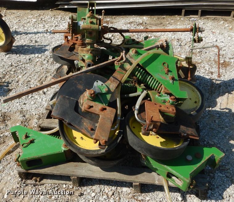 image for item GC9260 John Deere in-furrow liquid fertilizer applicator