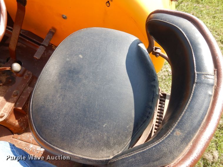 image for item GG9131 1963 Minneapolis Moline G706 MFWD tractor