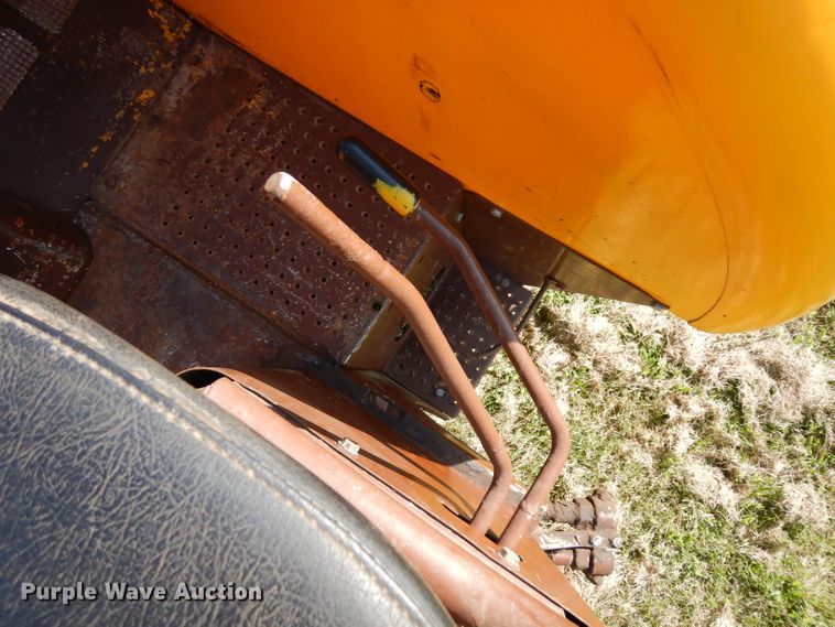 image for item GG9131 1963 Minneapolis Moline G706 MFWD tractor