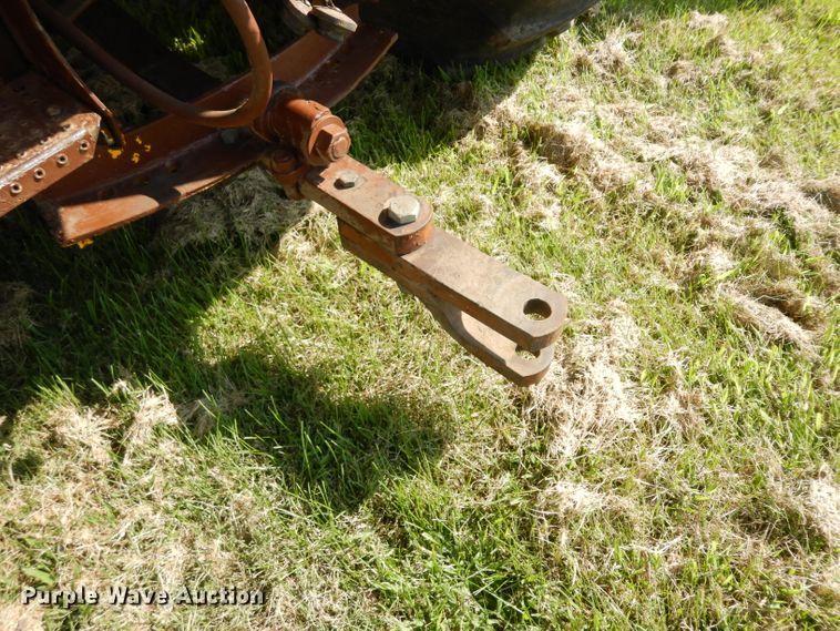 image for item GG9131 1963 Minneapolis Moline G706 MFWD tractor