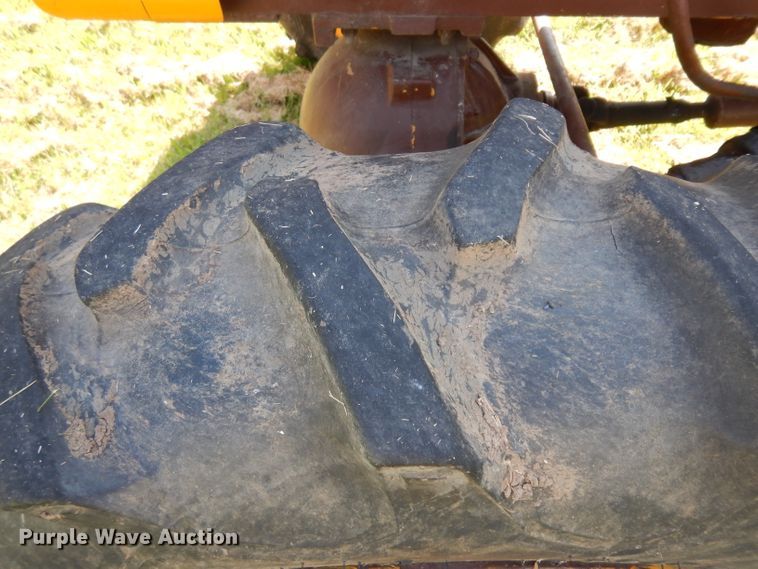 image for item GG9131 1963 Minneapolis Moline G706 MFWD tractor