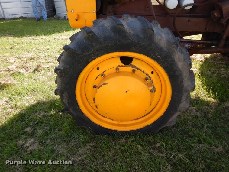 image for item GG9131 1963 Minneapolis Moline G706 MFWD tractor