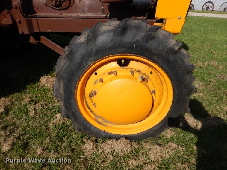 image for item GG9131 1963 Minneapolis Moline G706 MFWD tractor