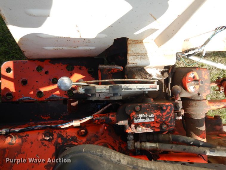 image for item GG9132 1974 David Brown 1212 tractor