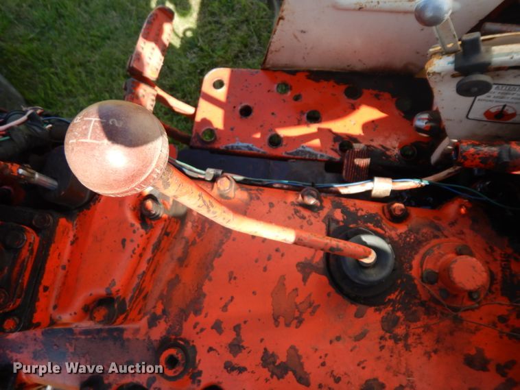 image for item GG9132 1974 David Brown 1212 tractor