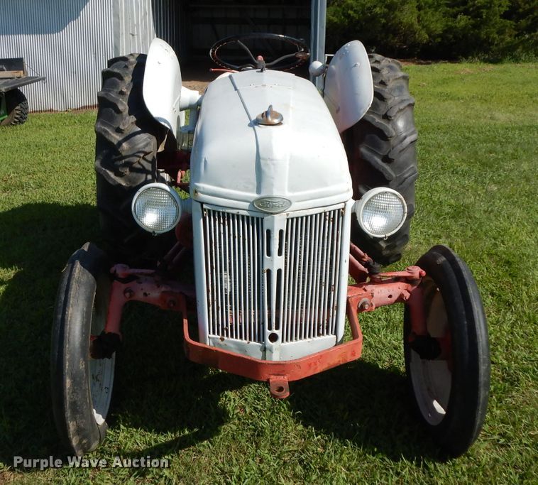 image for item GG9133 1949 Ford 8N tractor