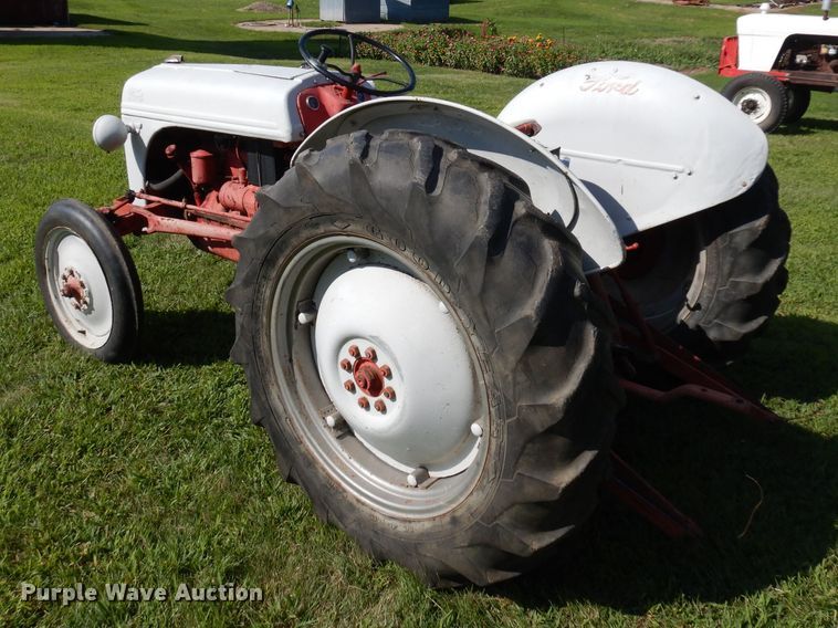 image for item GG9133 1949 Ford 8N tractor