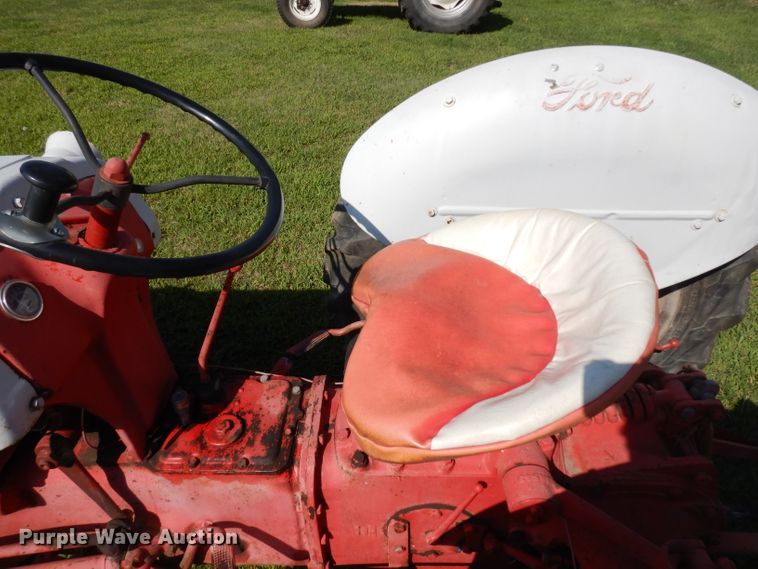 image for item GG9133 1949 Ford 8N tractor