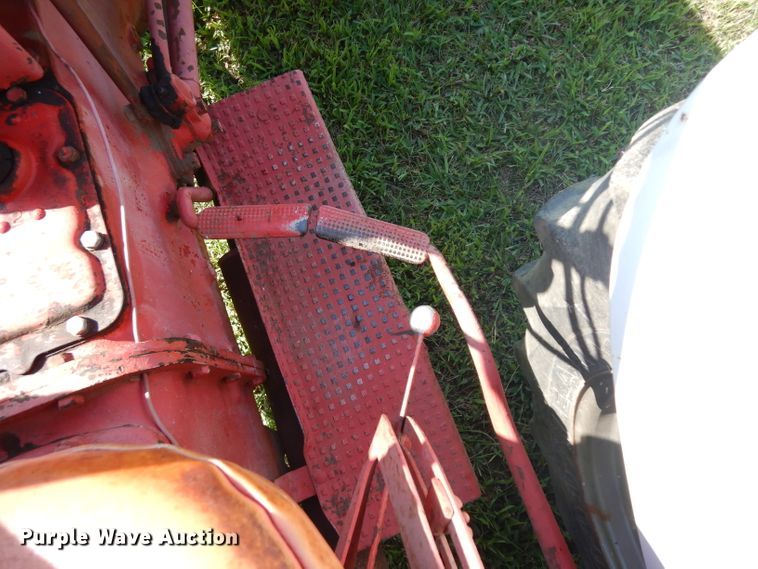 image for item GG9133 1949 Ford 8N tractor